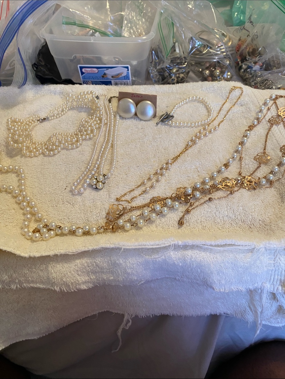 Faux pearl set with collar, gold tone, choker necklaces and earrings